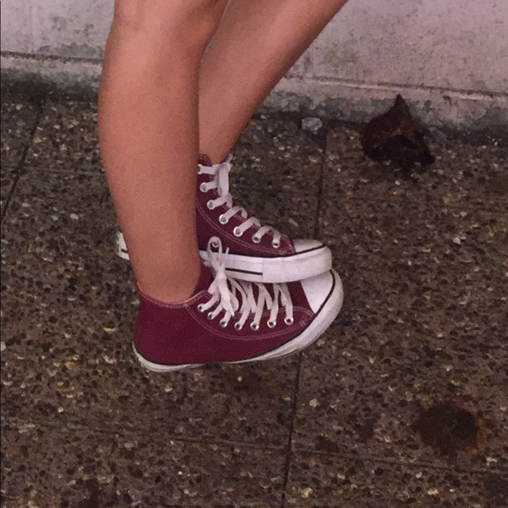 Maroon converse